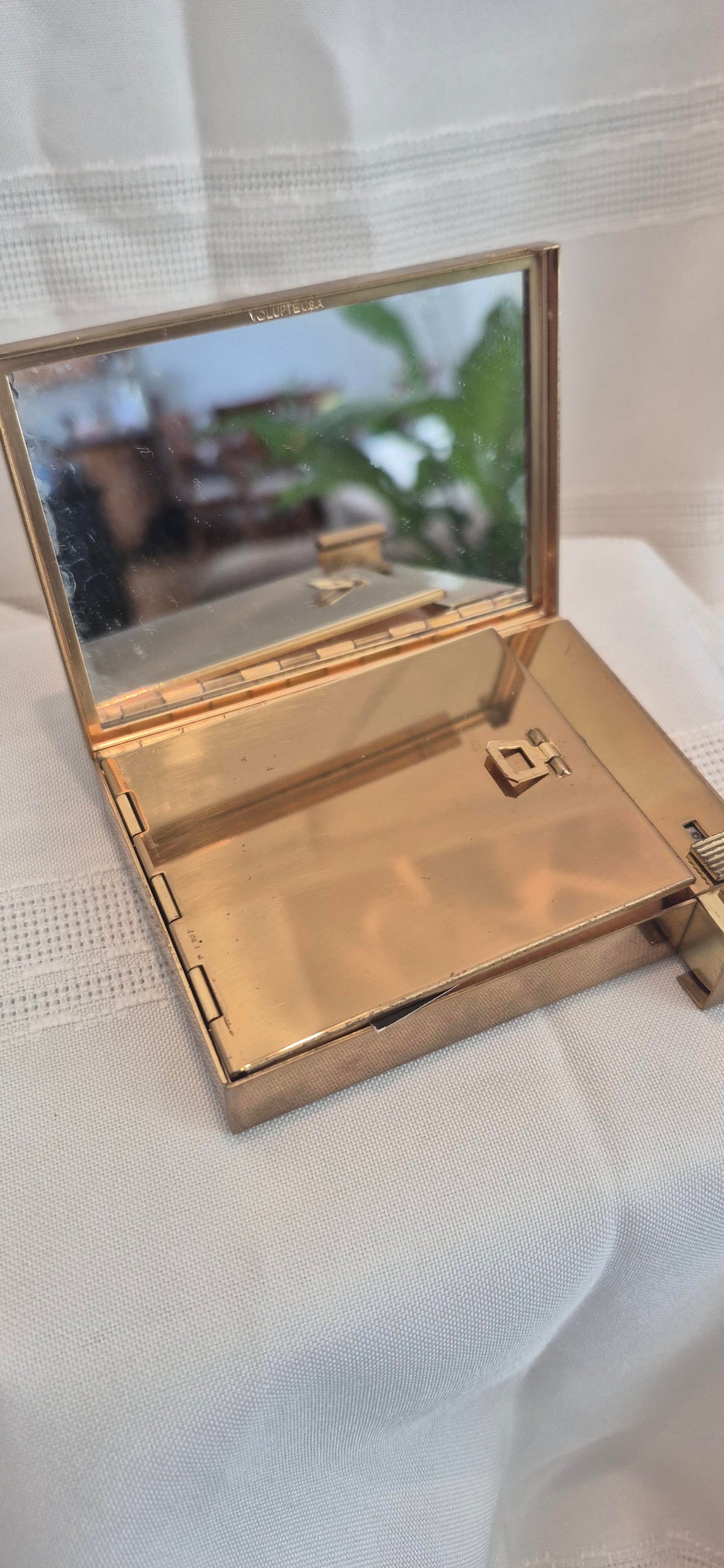 Vintage Volupte Lip Lock Powder Compact NOS
